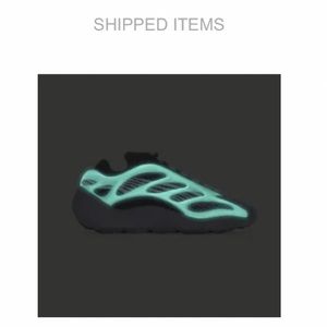 Deadstock!! Yeezy v3 dark glow brand new!!!